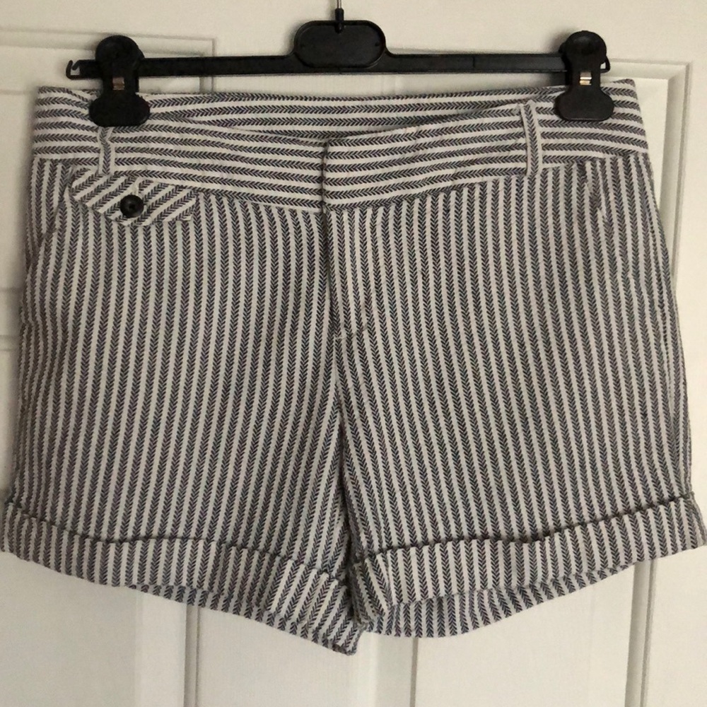 INC women’s B/W pattern linen/cotton shorts